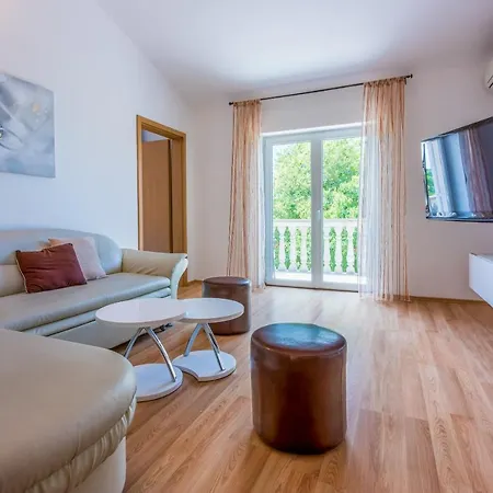 Barbara 2 Apartment *